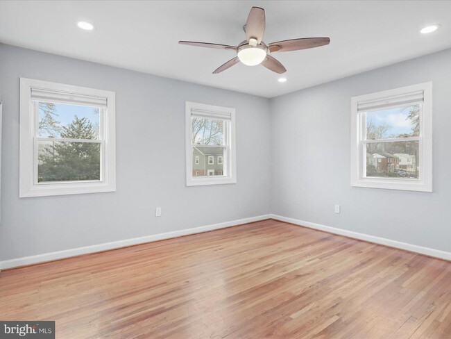 Building Photo - 2203 Arlington Terrace