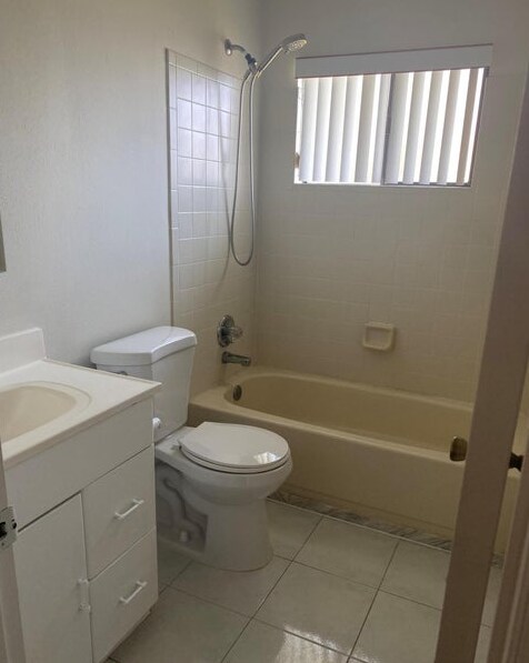 Building Photo - **Coastal Condo Living at Its Finest!**