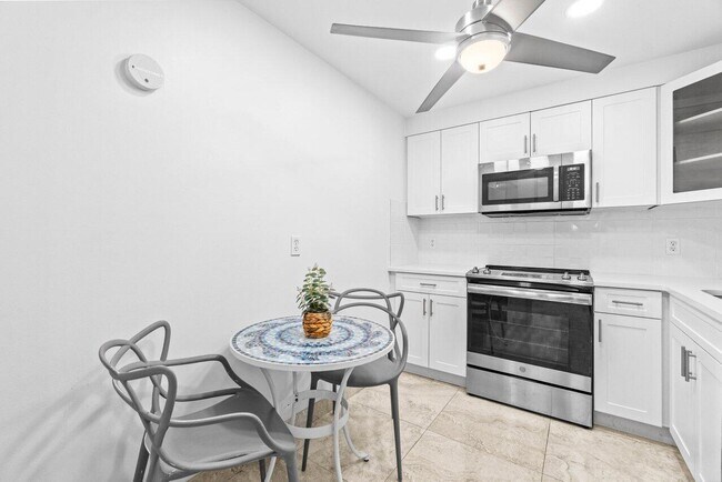 Building Photo - 4511 S Ocean Blvd
