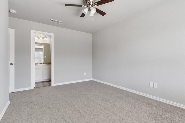 Building Photo - 2336 Homewood Ln