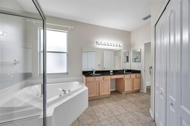 Building Photo - 1915 Fruitridge St