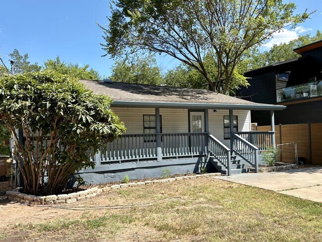 Building Photo - 1123 Christie Dr