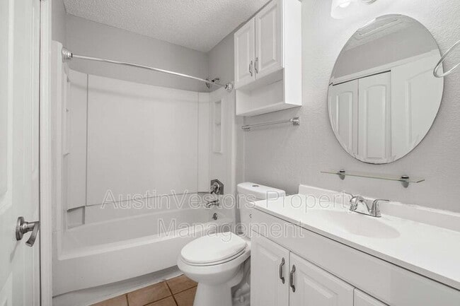 Building Photo - 3815 Menchaca Rd
