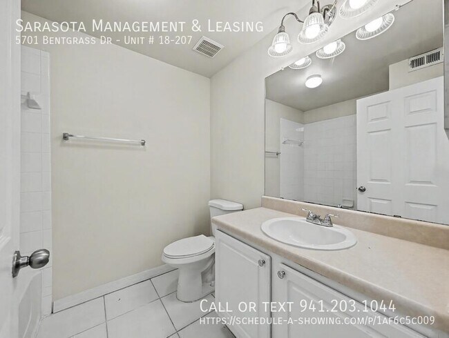 Building Photo - 5701 Bentgrass Dr