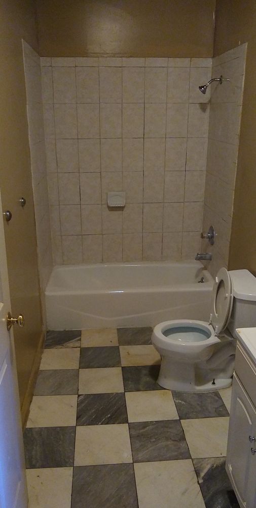 Building Photo - 107-109 E 17th St