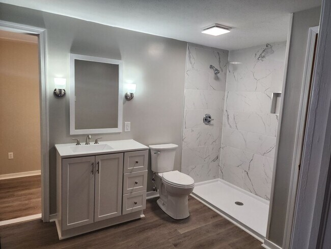 Building Photo - 3 Bedroom 2 Bath Brick Rancher in Mechanicsville!