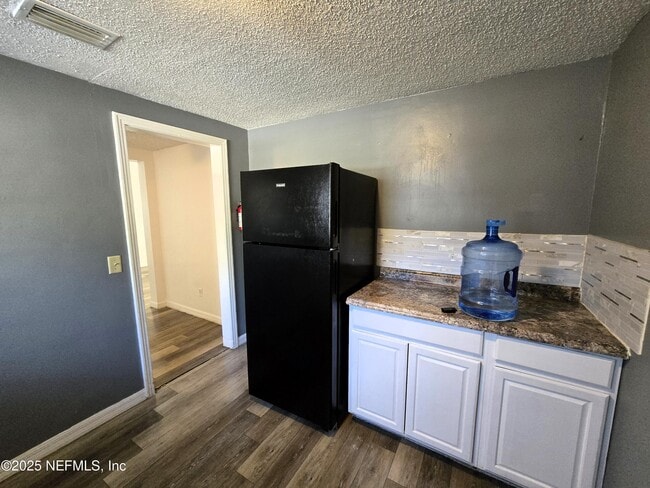 Building Photo - 9142 4th Ave