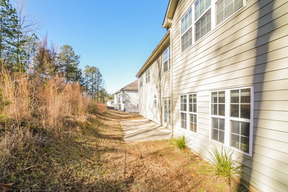 Building Photo - 5432 The Vyne Ave