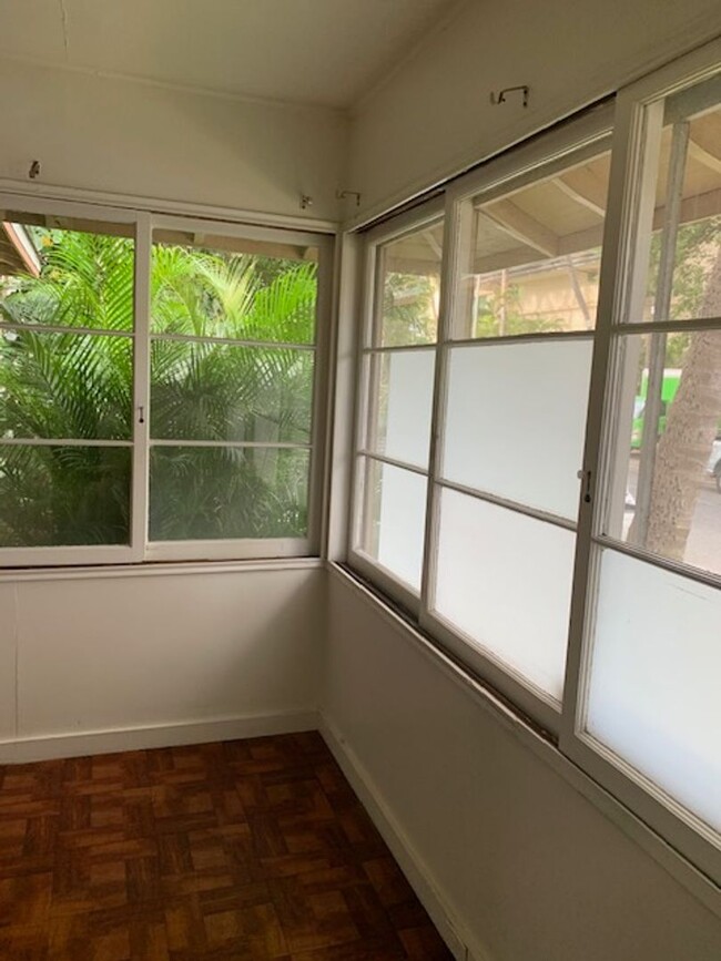 Building Photo - Waikiki Area - 3 bedrooms, 1 bath house - ...