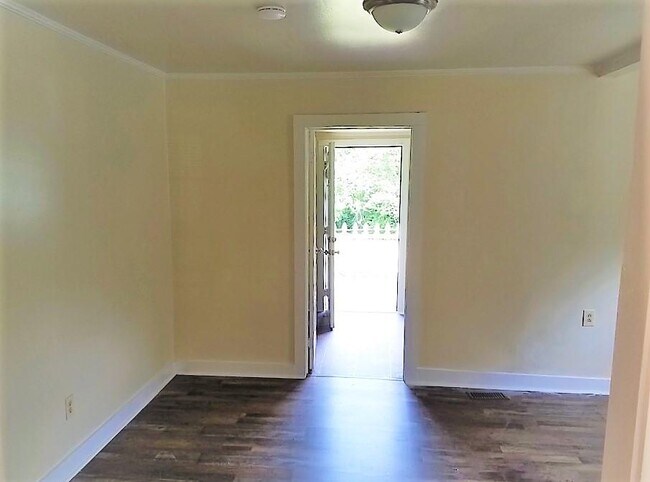 Building Photo - 2500 Kildare St NW