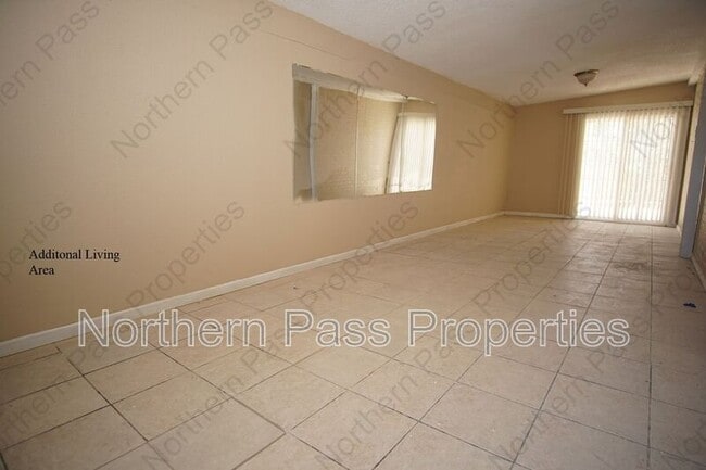 Building Photo - 10551 Kinross Ave