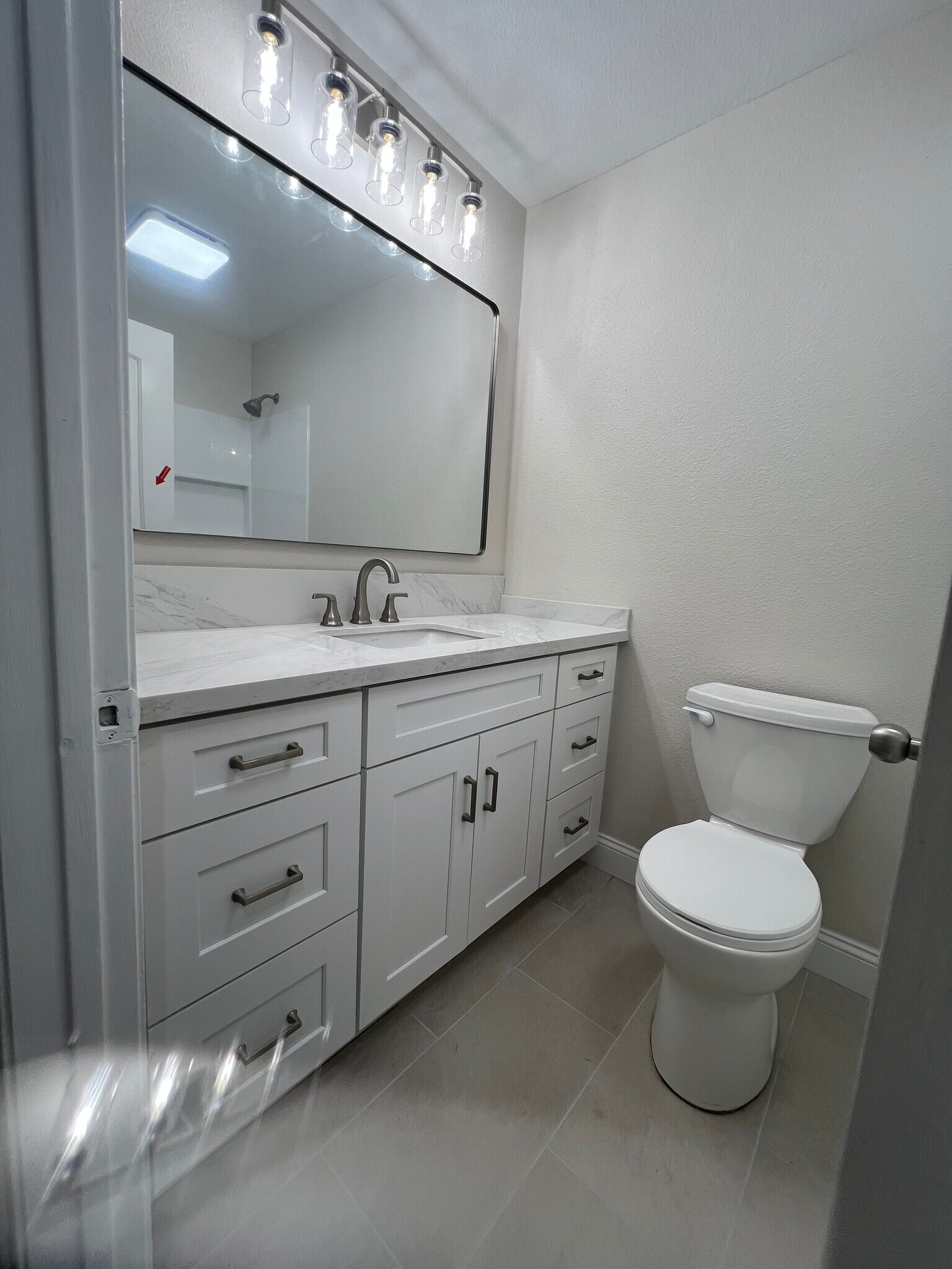 Building Photo - 737 Ashbrook Dr