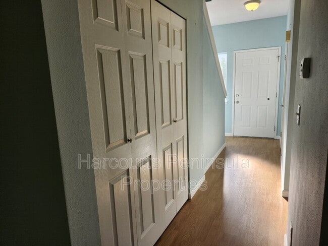 Building Photo - 13132 Lakeridge Cir NW