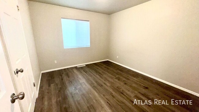 Building Photo - Newly Remodeled 2 bed 1 bath unit for rent!