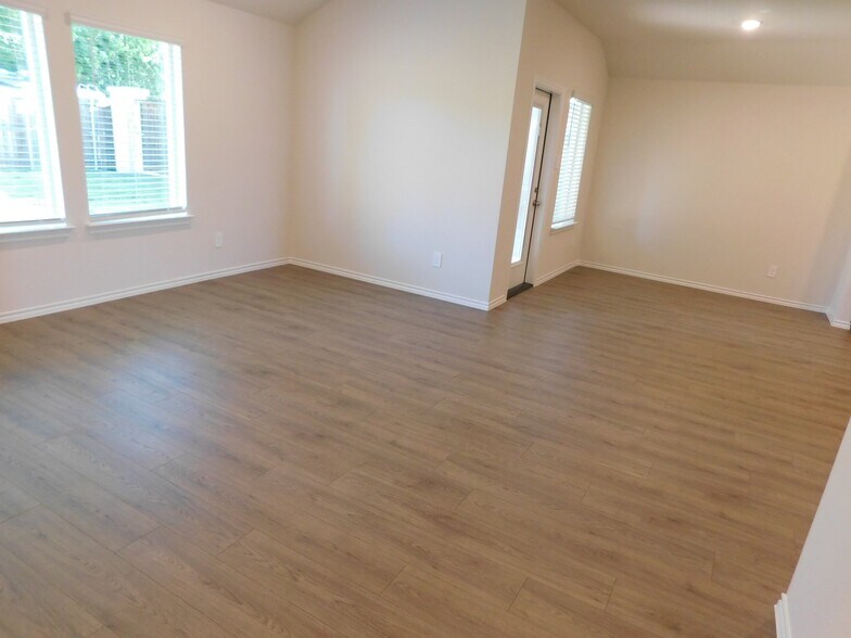 Building Photo - 849 Wild Rose Wy