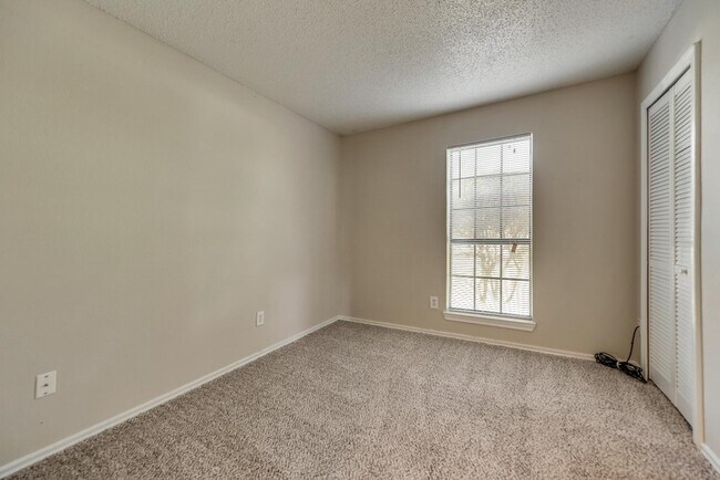 Building Photo - 1814 Sage Dr