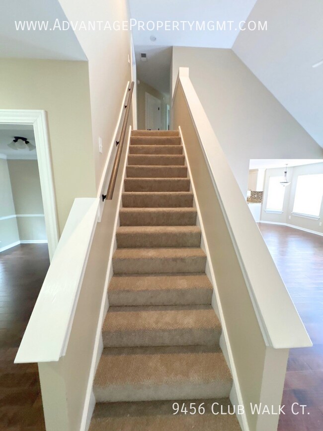 Building Photo - 9456 Club Walk Ct