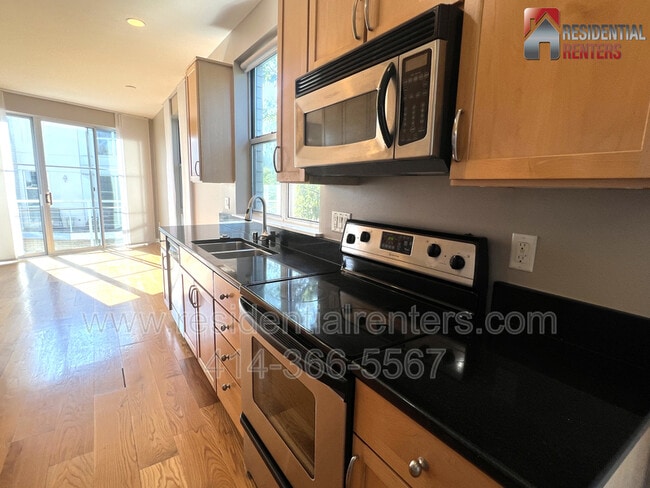 Building Photo - 2130 N Commerce St