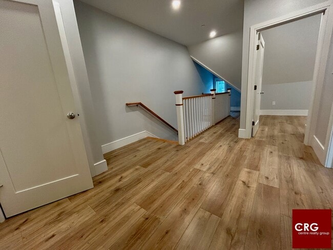 Building Photo - 124 Kenrick St