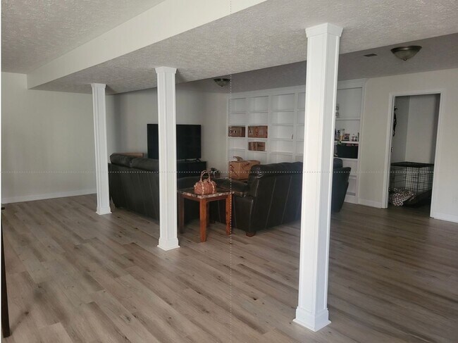 Building Photo - 41 Collinbrook Dr