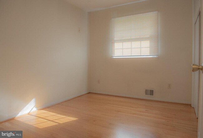 Building Photo - 5232 Oldcastle Ln