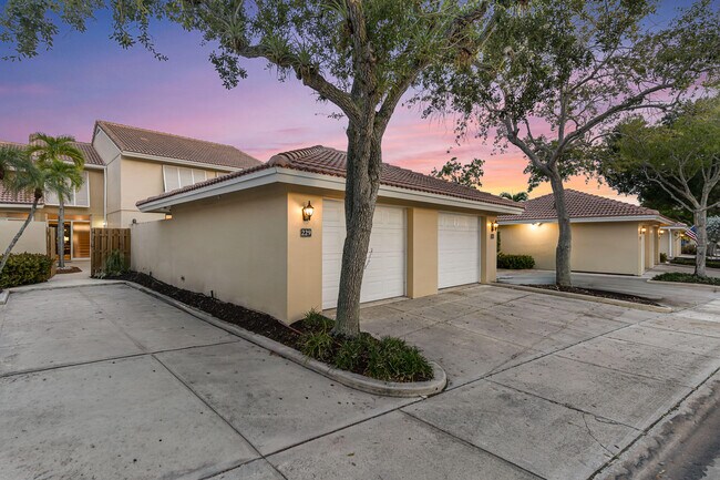 Building Photo - 229 Old Meadow Way