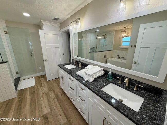 Building Photo - 140 Norwood Ave