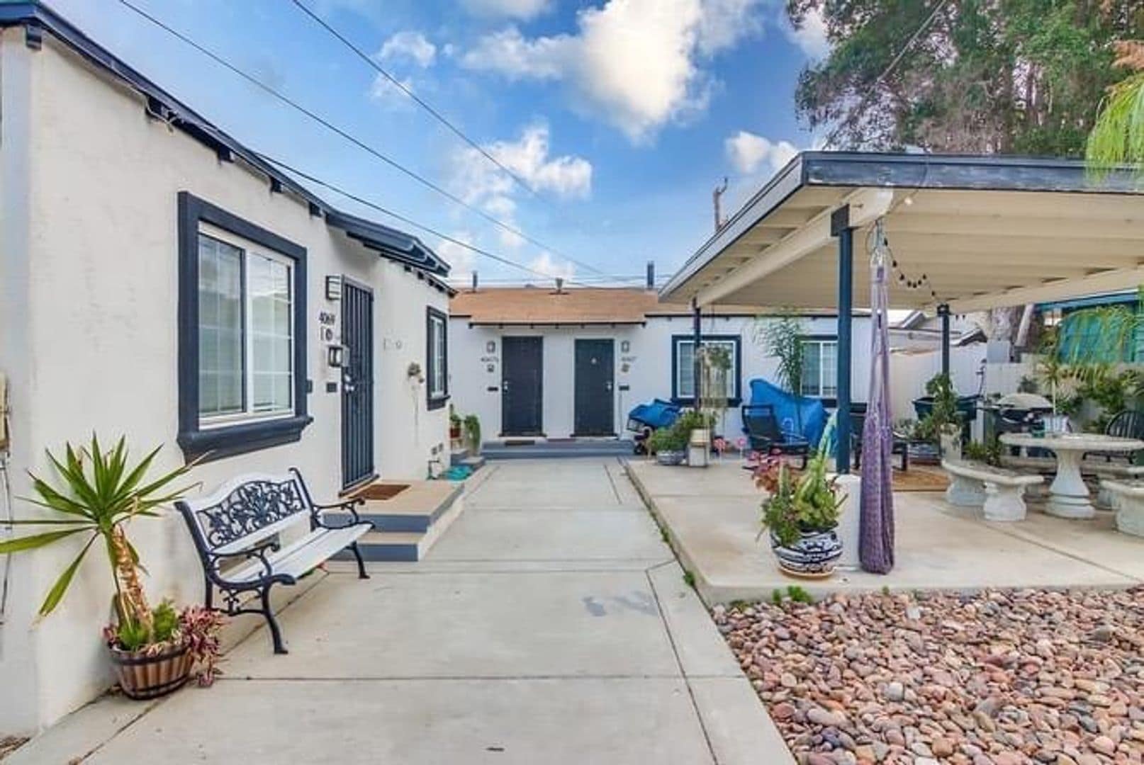 Interior Photo - 4065 - 4071 Chamoune Avenue