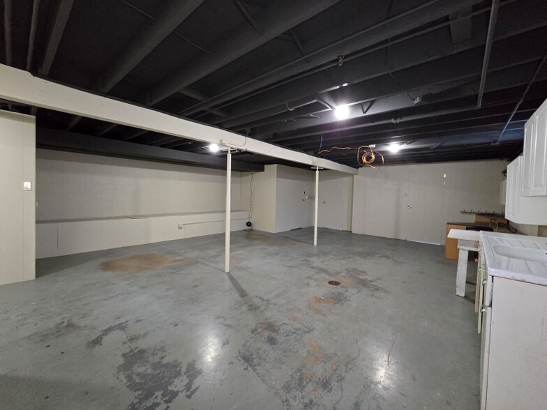 Building Photo - 705 Decatur St