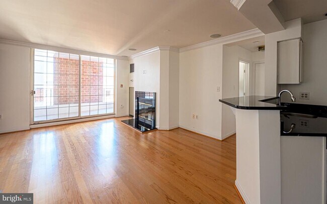 Building Photo - 1230 23rd St NW