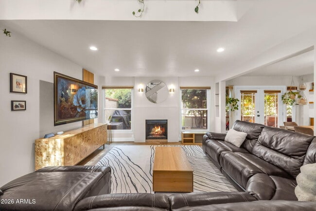 Building Photo - 7609 N Lynn Oaks Dr