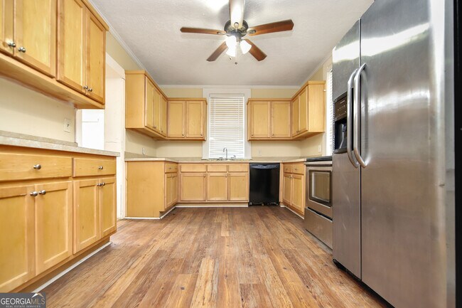 Building Photo - 304 Boulevard