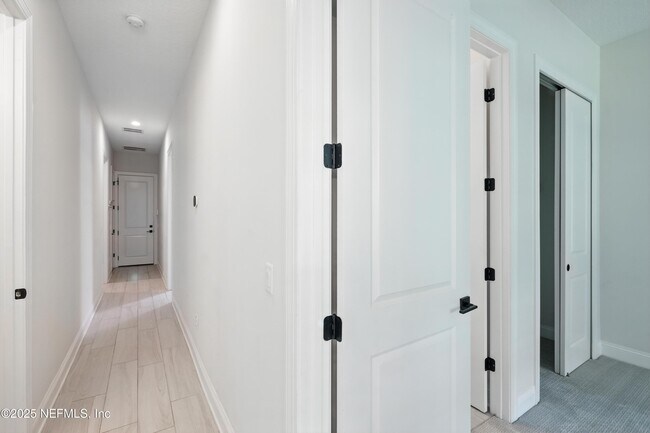 Building Photo - 480 Loosestrife Wy