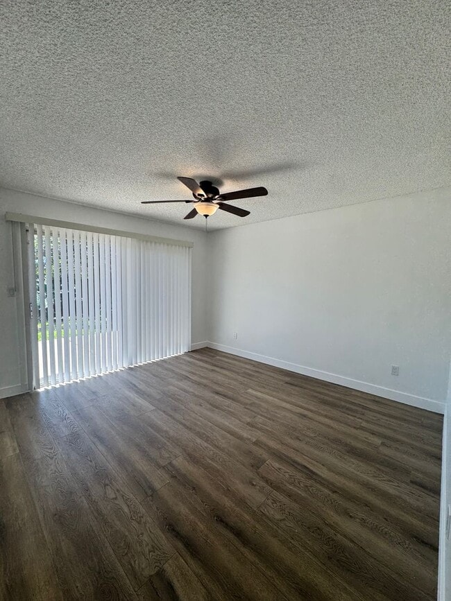 Building Photo - 17740 La Rosa Ln