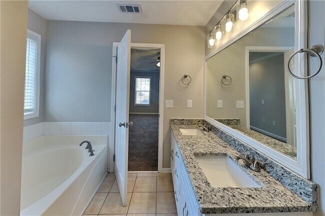 Building Photo - 3421 Lynley Mill Ln