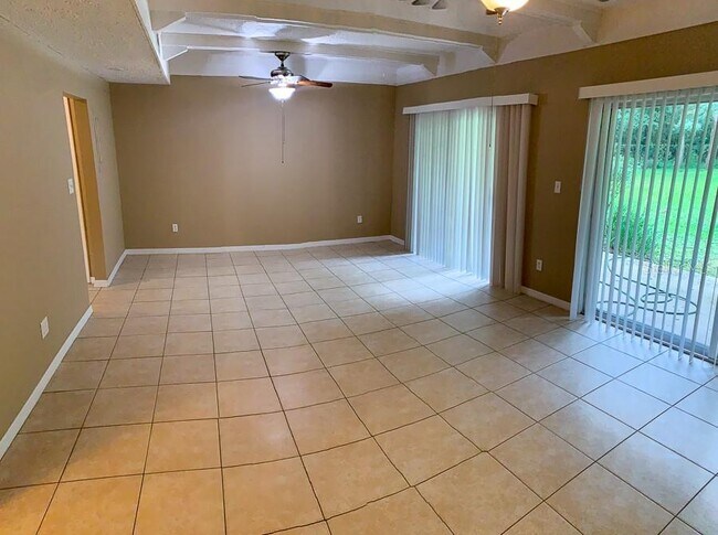 Building Photo - 507 NW 39th Rd