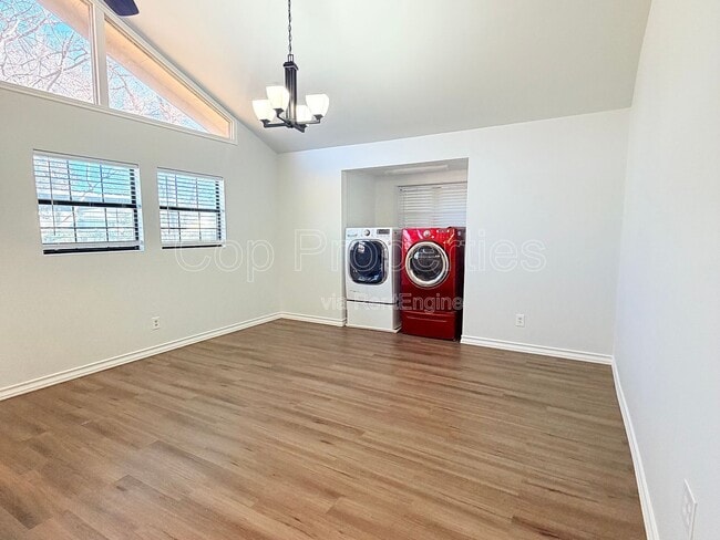 Building Photo - 255 Cumberland Rd