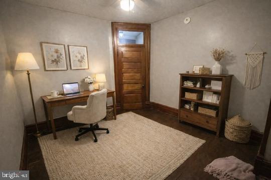 Building Photo - 10 E Main St