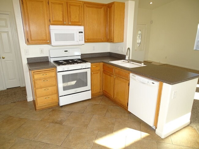Building Photo - Well Kept One Story North Las Vegas Cul De...