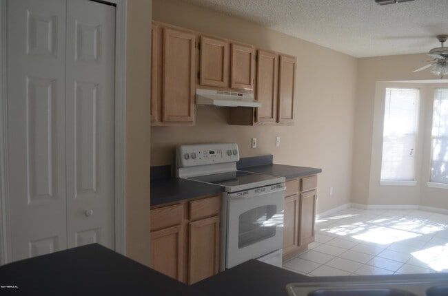 Building Photo - 4304 Hanging Moss Dr