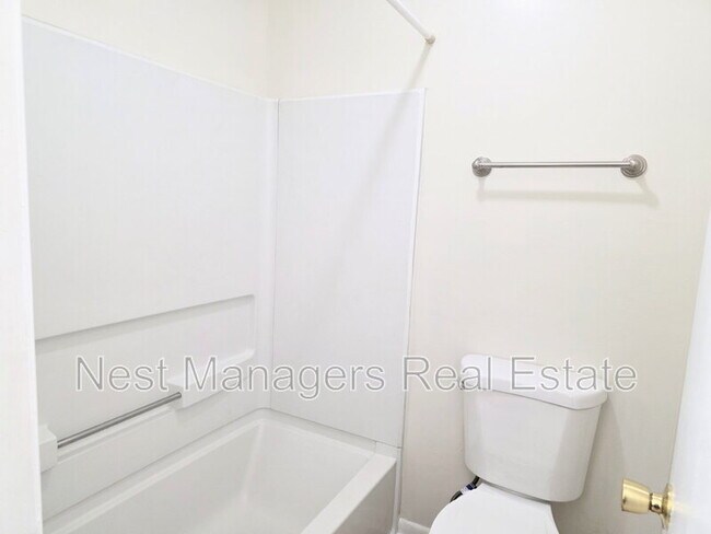 Building Photo - 6768 Willowbrook Dr