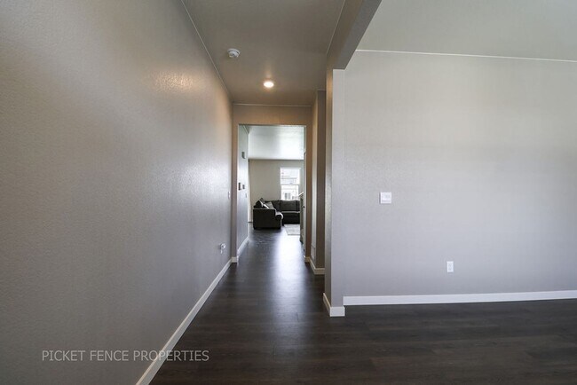 Building Photo - Beautiful New Home in West Greeley!