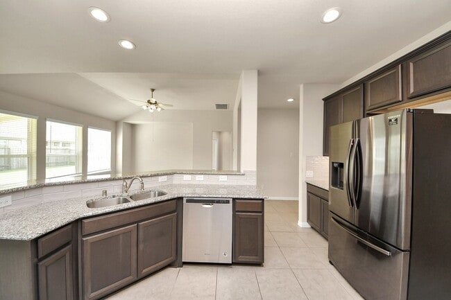 Building Photo - 21254 Lucknow Ln