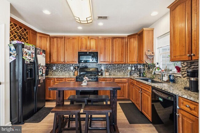 Building Photo - 9841 Cheshire Ridge Cir