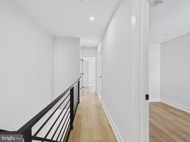 Building Photo - 2229 Oakford St