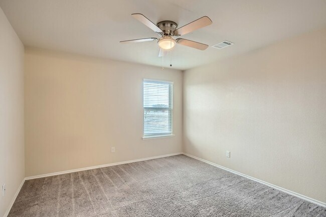 Building Photo - 207 Gallop Court, Waxahachie, TX, 75165