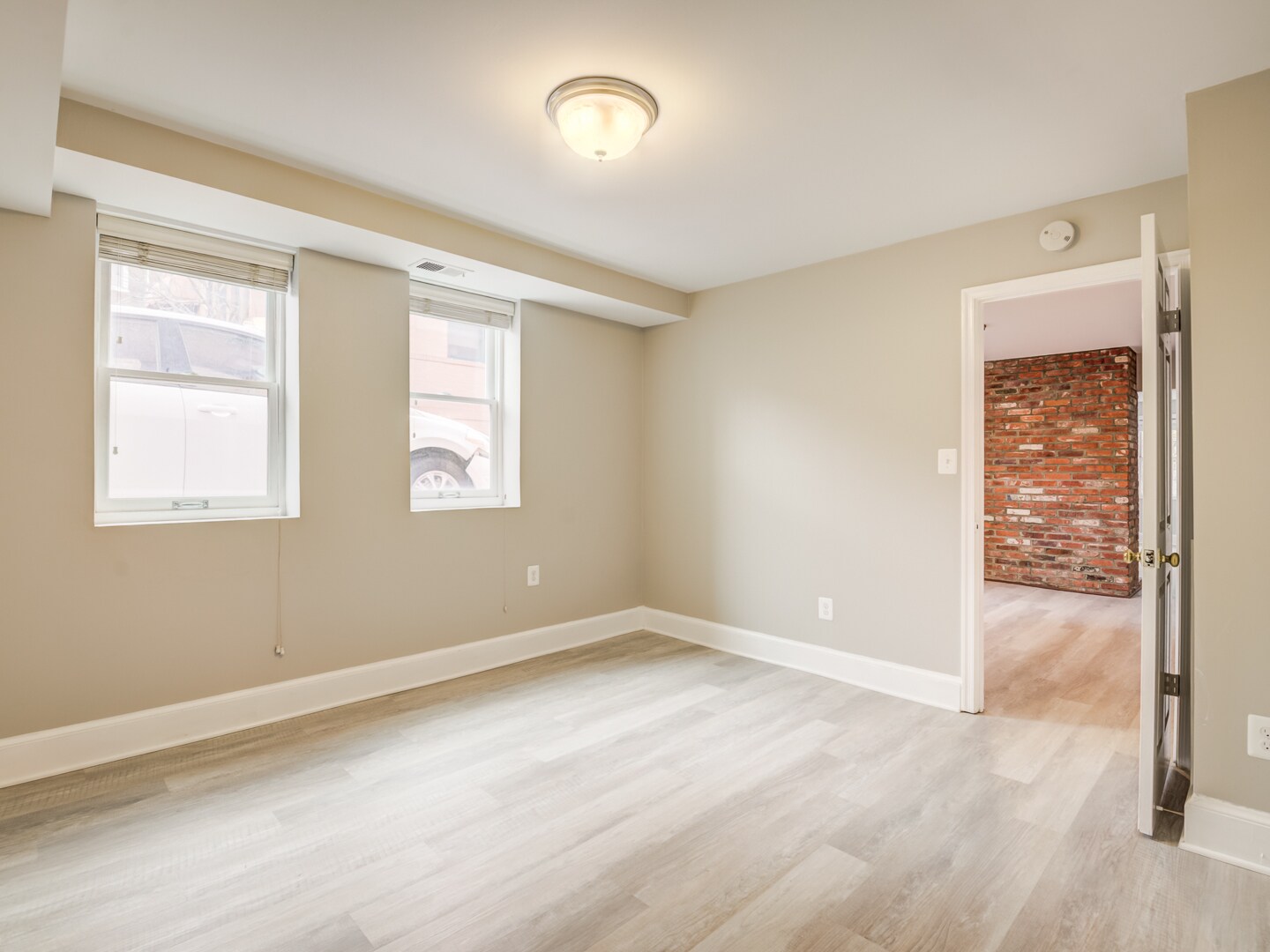 Building Photo - 116 12th St NE