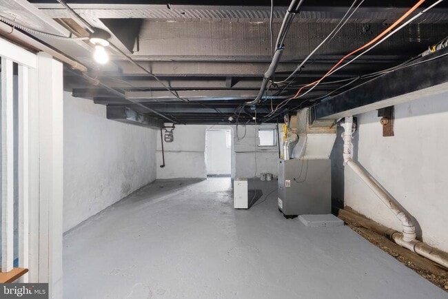 Building Photo - 2113 S Simpson St