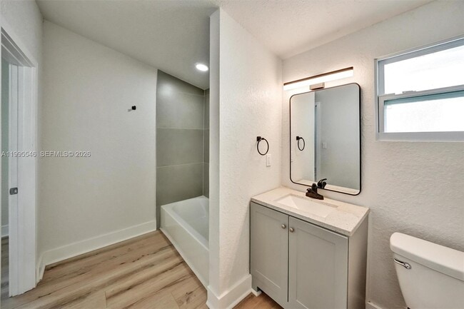 Building Photo - 1411 SW 3rd St