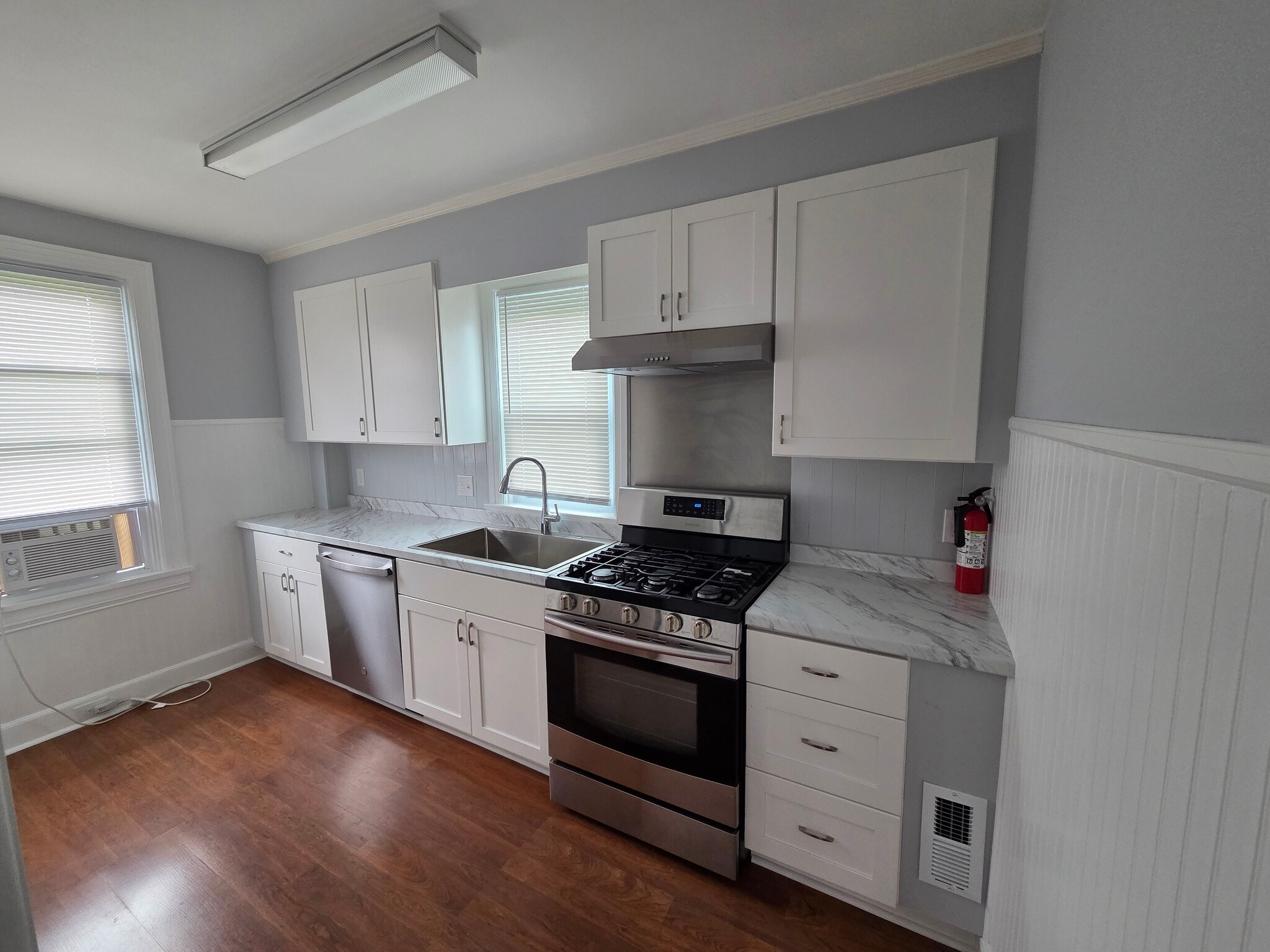 Gas stove and dishwasher - 146 E 2nd St